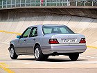 Mercedes-Benz E-Класс, I (W124) (1992 – 1997), Седан. Фото 3