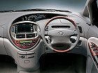 Toyota Estima, II (2000 – 2003), Минивэн. Фото 3