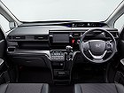 Honda Stepwgn, V (2015 – 2017), Минивэн Spada. Фото 4