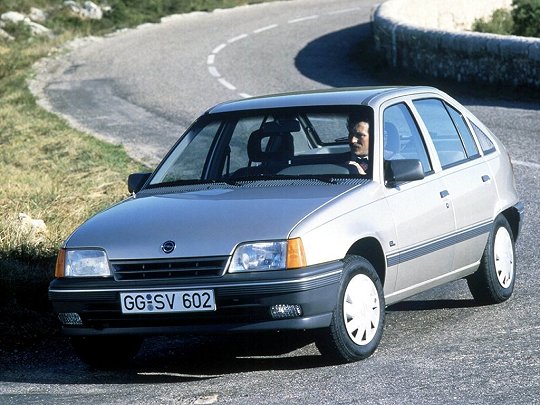 Opel Kadett, E Рестайлинг (1989 – 1993), Хэтчбек 5 дв.: характеристики, отзывы