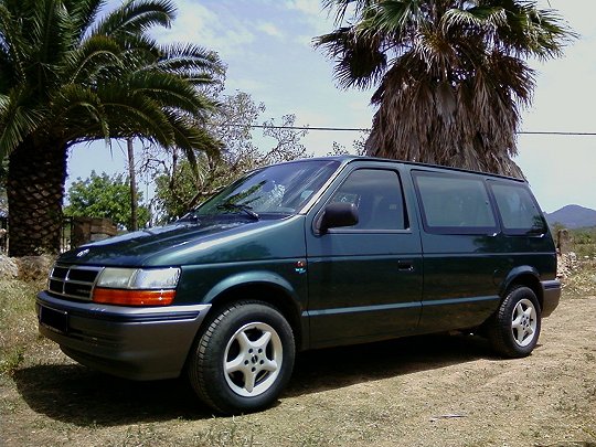 Chrysler Voyager, II (1991 – 1995), Минивэн: характеристики, отзывы