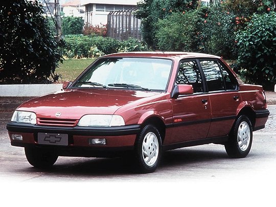 Chevrolet Monza,  (1982 – 1996), Седан: характеристики, отзывы