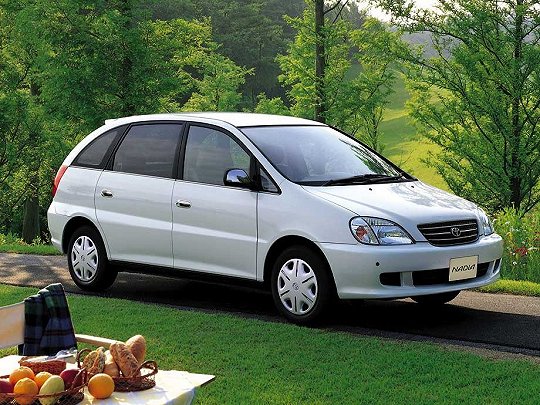 Toyota Nadia,  (1998 – 2003), Компактвэн: характеристики, отзывы