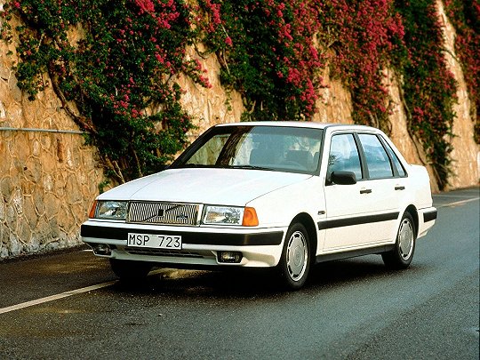 Volvo 460,  (1988 – 1997), Седан: характеристики, отзывы