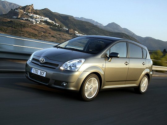 Toyota Corolla Verso, I Рестайлинг (2004 – 2007), Компактвэн: характеристики, отзывы