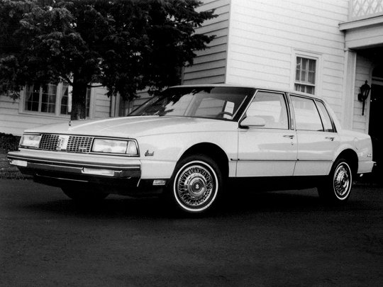 Oldsmobile Ninety-Eight, X (1985 – 1990), Седан: характеристики, отзывы
