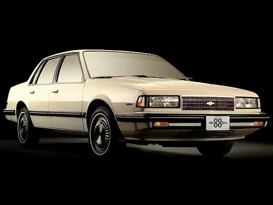 Chevrolet Celebrity,  (1982 – 1990), Седан: характеристики, отзывы