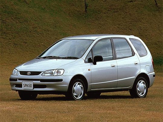 Toyota Corolla Spacio, I (1997 – 2001), Компактвэн: характеристики, отзывы