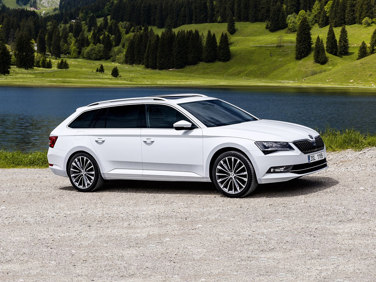 Технические характеристики Skoda Superb 2015 – 2019, Laurin & Klement (2.0  AMT) III, Универсал 5 дв.: бензин, 220 л.с. | CARtaUA